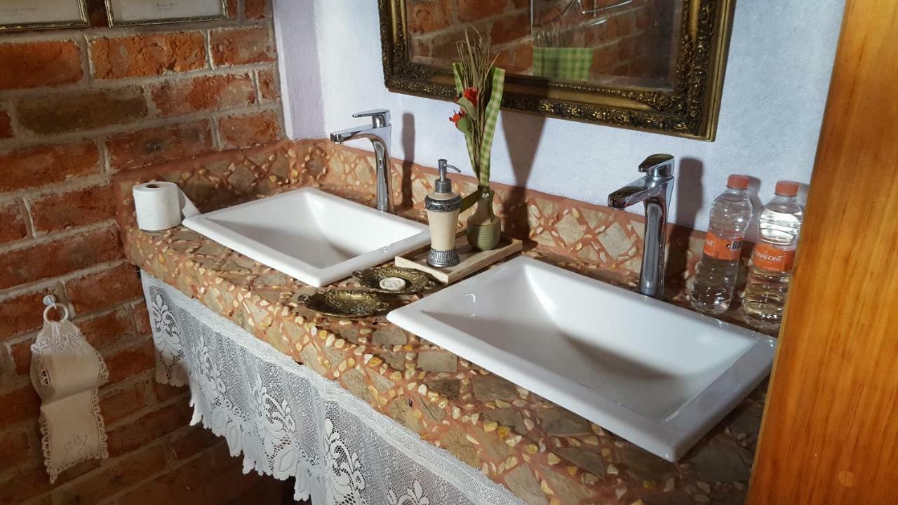 La Casona Azul Bed N Breakfast Santa Rosa de Jauregui Extérieur photo