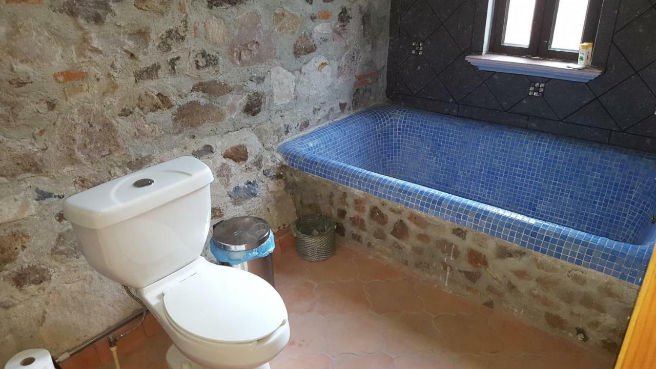 La Casona Azul Bed N Breakfast Santa Rosa de Jauregui Extérieur photo