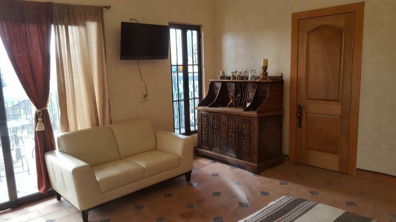 La Casona Azul Bed N Breakfast Santa Rosa de Jauregui Extérieur photo
