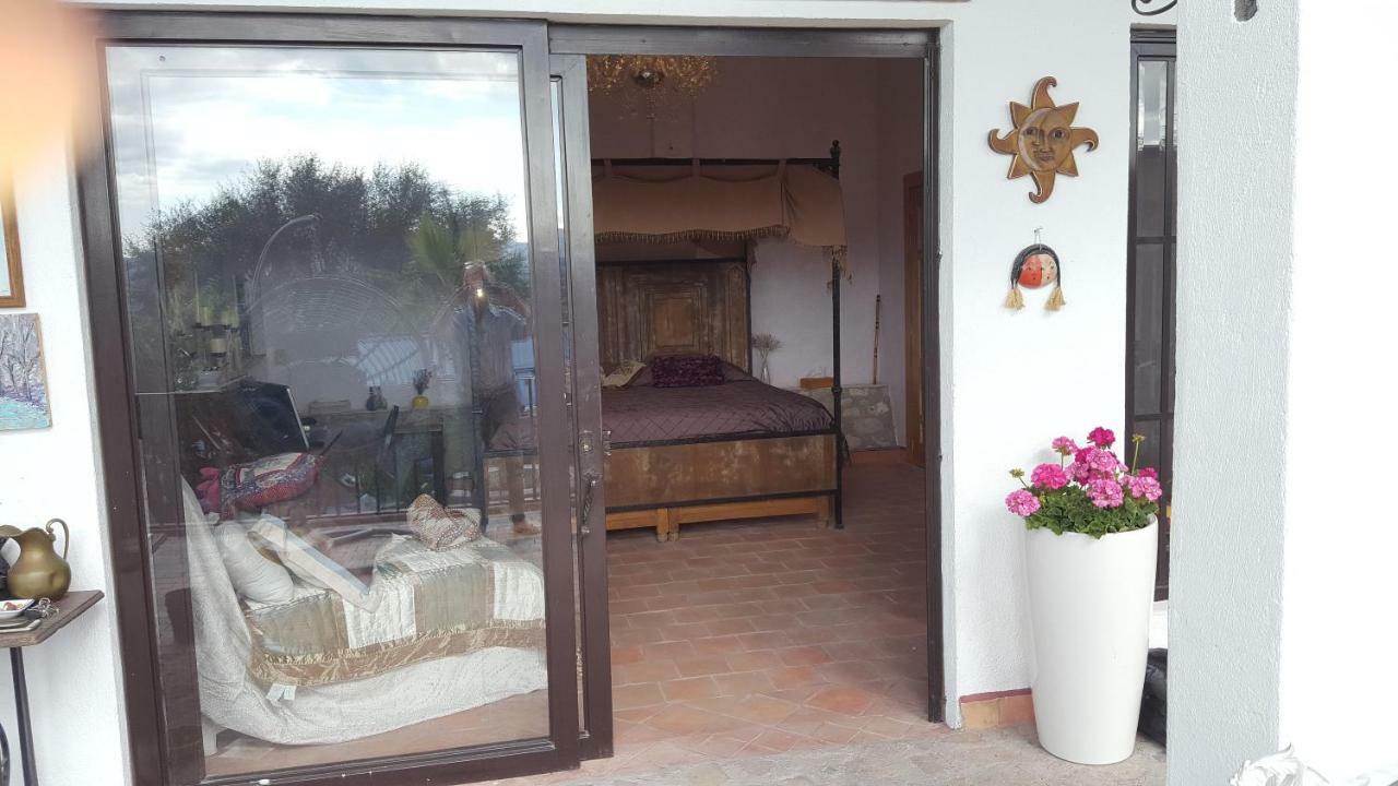 La Casona Azul Bed N Breakfast Santa Rosa de Jauregui Extérieur photo